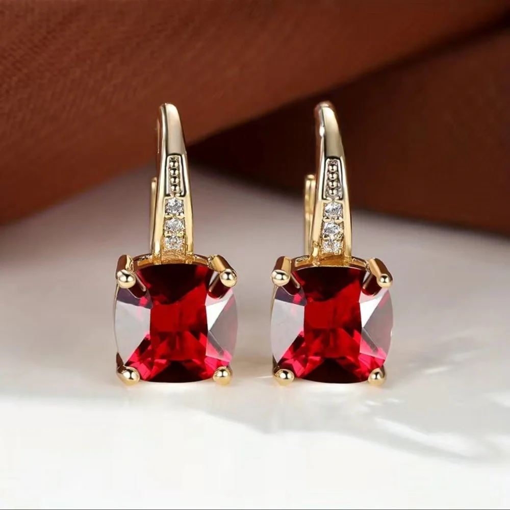 New Womans 7.00 ct Garnet .38 ct White Sapphire 14kt Yellow Gold Drop Earrings